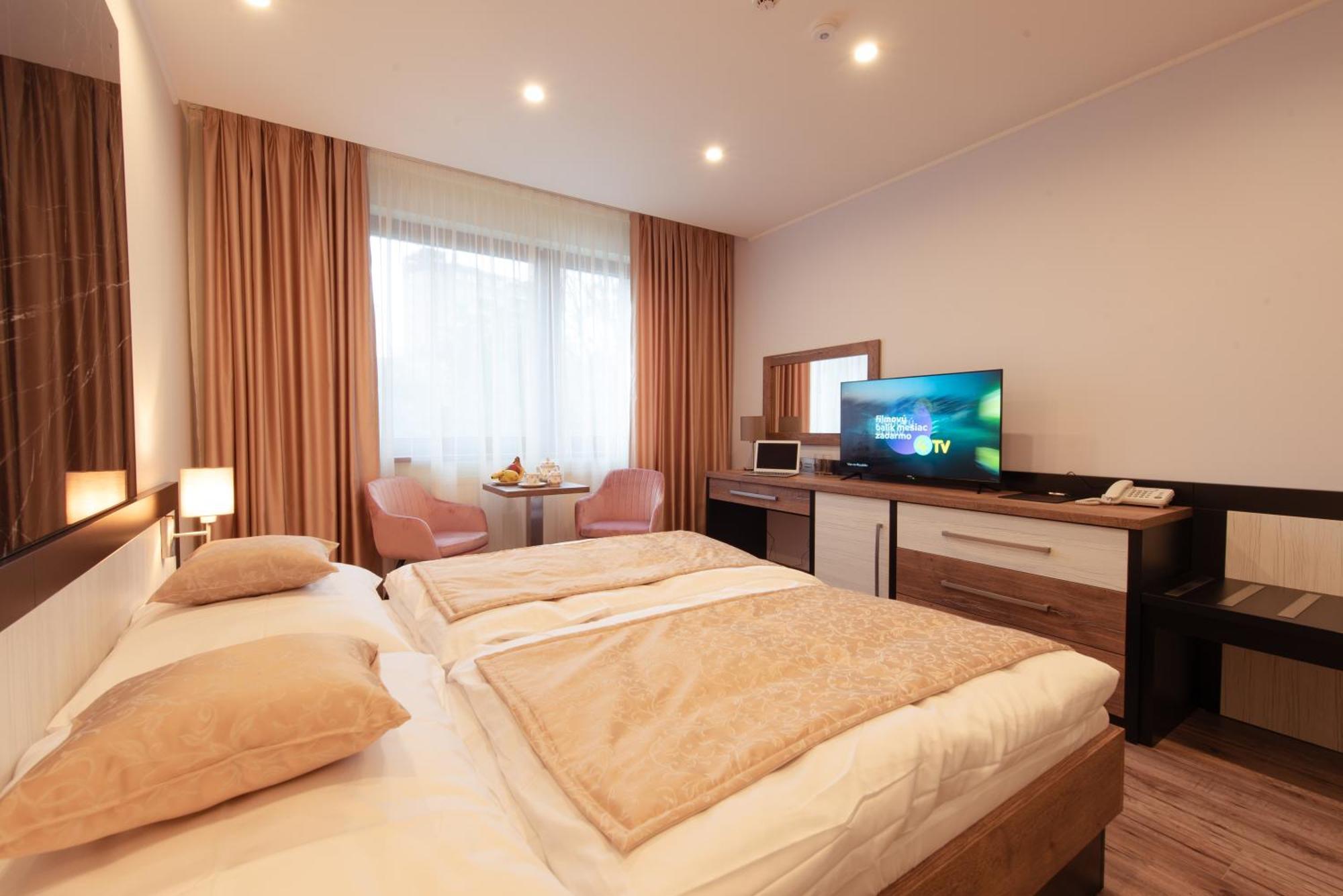 Hotel Viktor Bratislava Extérieur photo