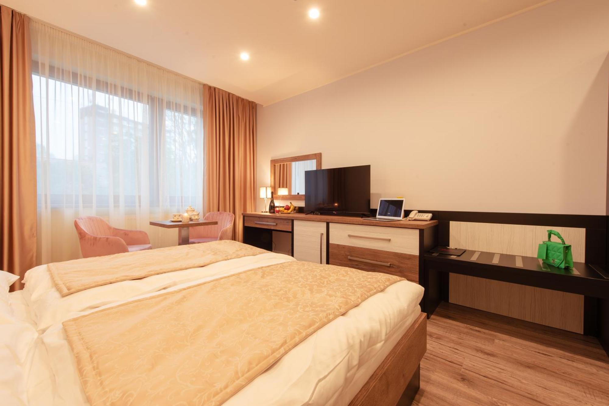 Hotel Viktor Bratislava Extérieur photo