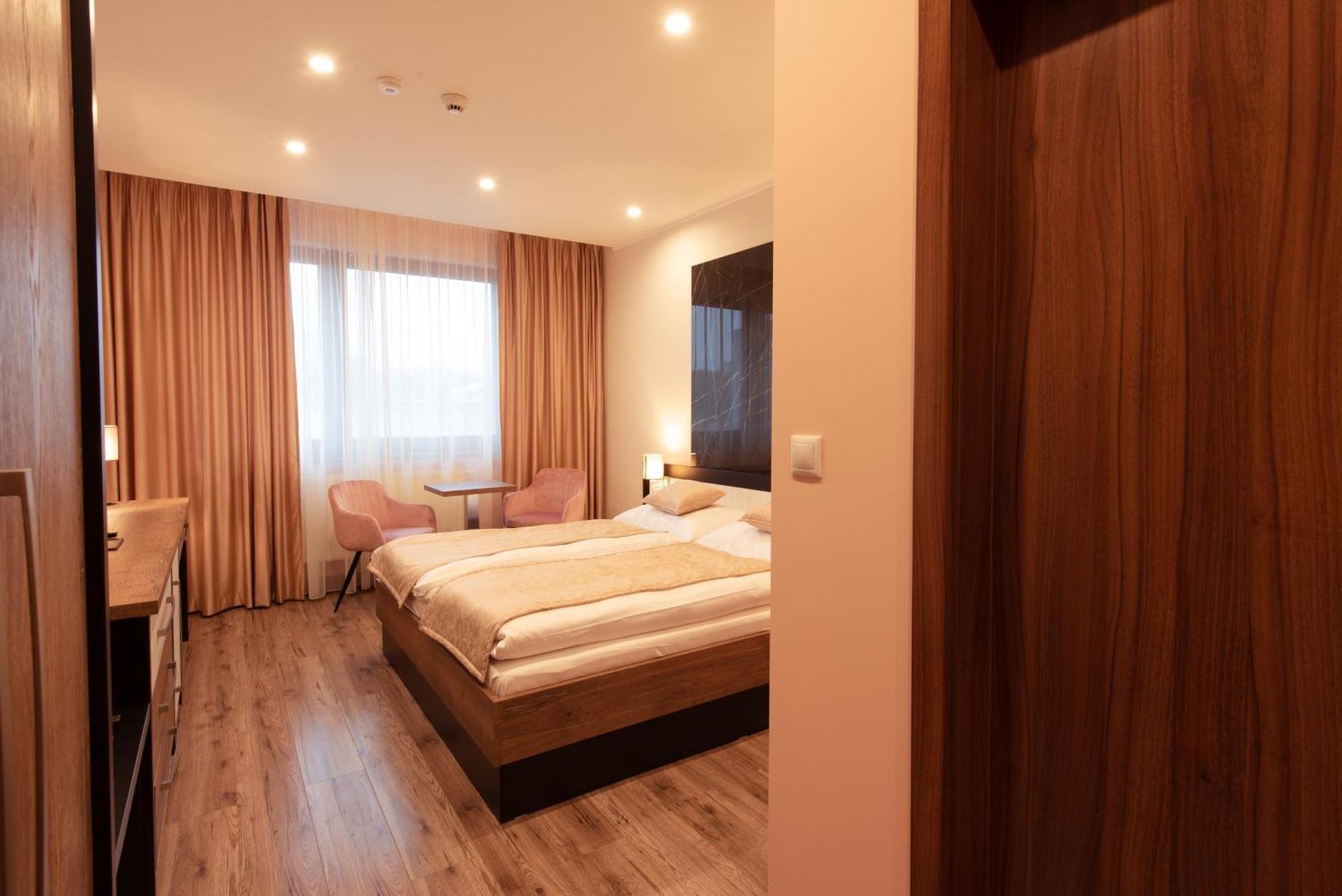 Hotel Viktor Bratislava Extérieur photo