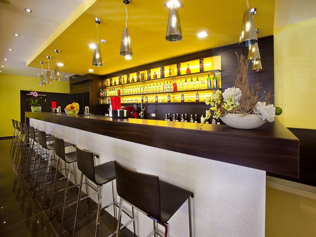 Hotel Viktor Bratislava Extérieur photo