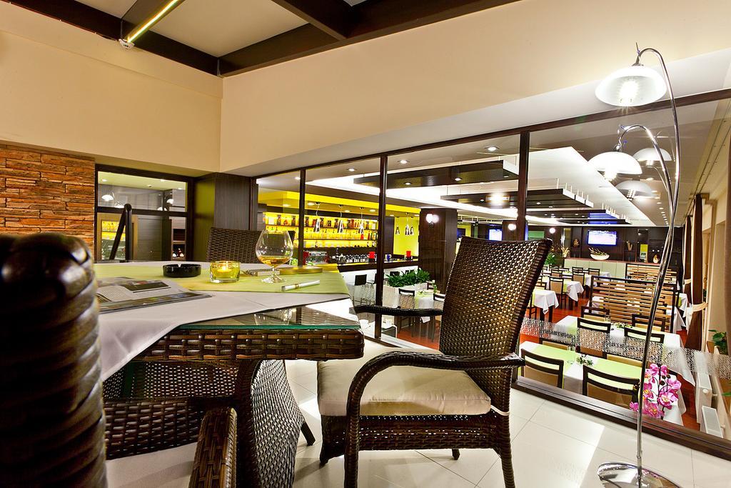 Hotel Viktor Bratislava Extérieur photo
