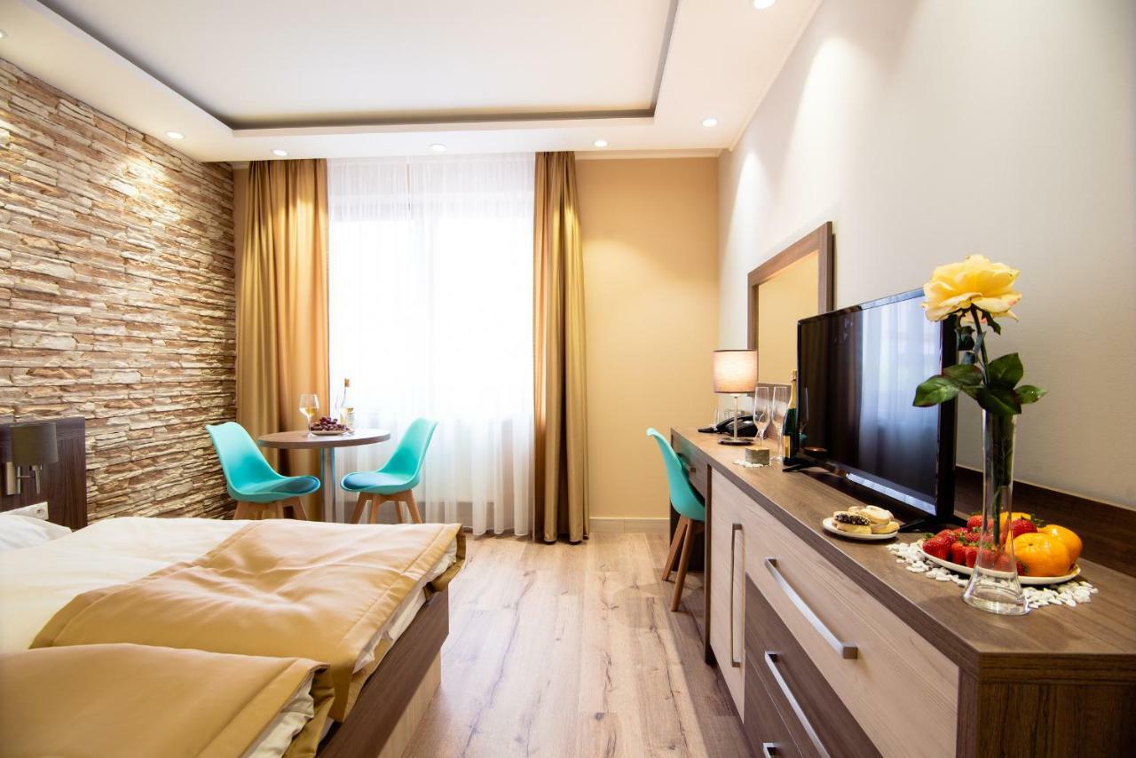 Hotel Viktor Bratislava Extérieur photo